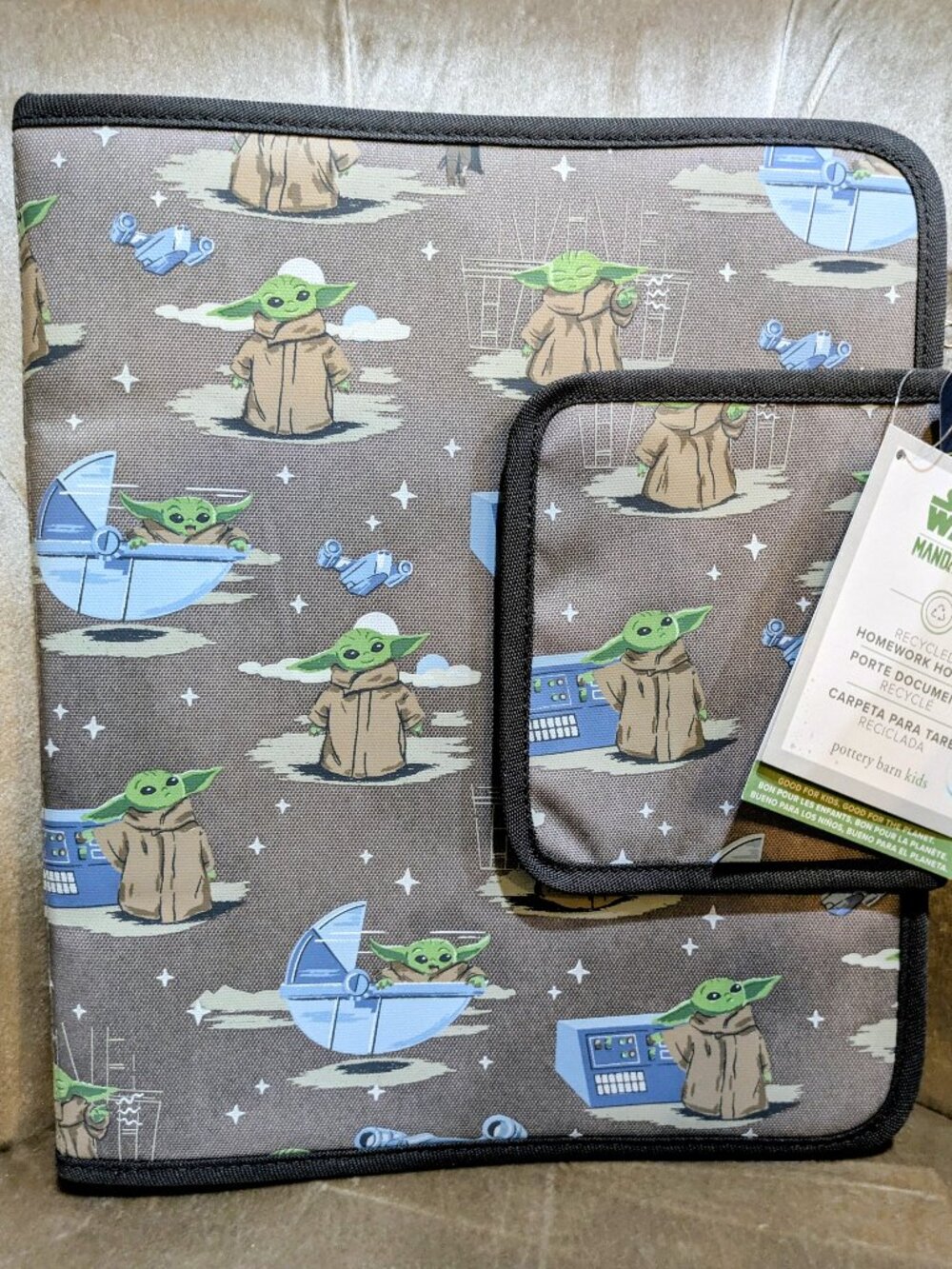 Pottery Barn Kids Star Wars Mandalorian Grogu Glow 3 ring homework holder